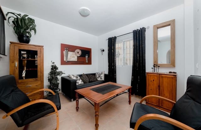 2 soverom Hus til salgs i Villamartin, Orihuela med svømmebasseng garasje - € 149 000 (Ref: 9465005)