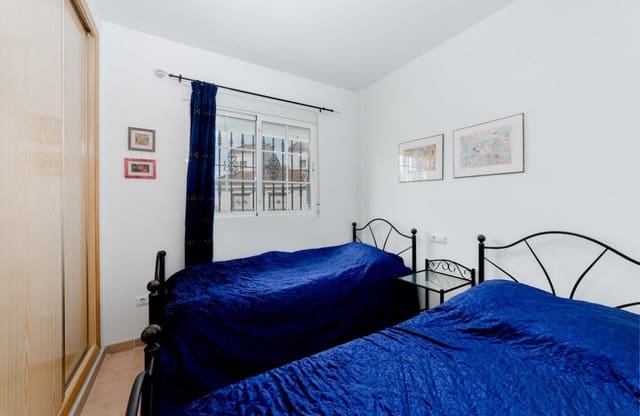 2 soverom Hus til salgs i Villamartin, Orihuela med svømmebasseng garasje - € 149 000 (Ref: 9465005)