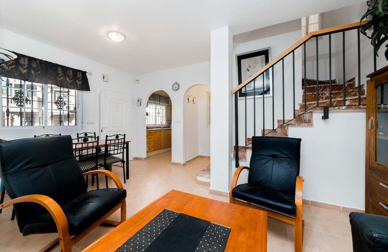 2 soverom Hus til salgs i Villamartin med svømmebasseng garasje - € 149 000 (Ref: 9465005)