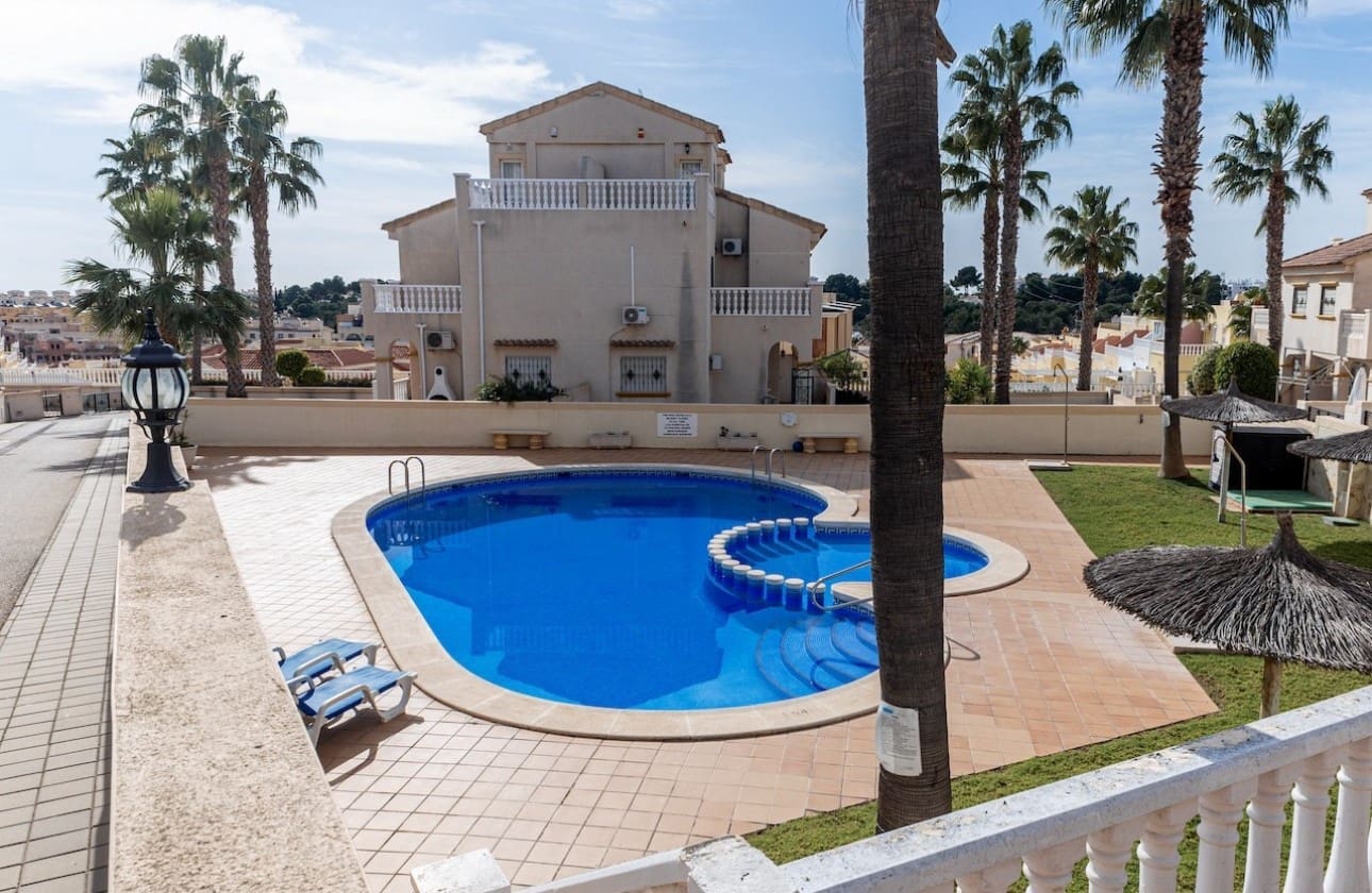 2 soverom Hus til salgs i Villamartin med svømmebasseng garasje - € 149 000 (Ref: 9465005)