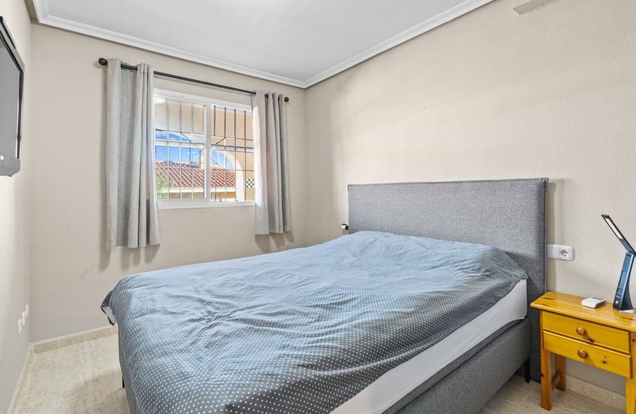 2 bedroom Apartment for sale in Gran Alacant with pool garage - € 249,000 (Ref: 9484981)