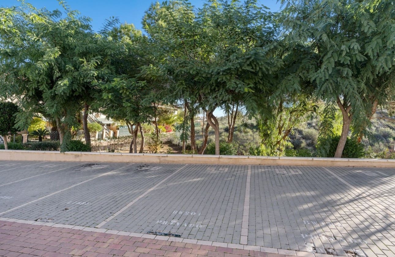 2 bedroom Apartment for sale in Gran Alacant with pool garage - € 249,000 (Ref: 9484981)