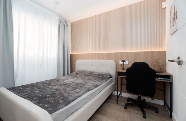 2 soverom Leilighet til salgs i Punta Prima, Orihuela med svømmebasseng - € 208 000 (Ref: 9495580)