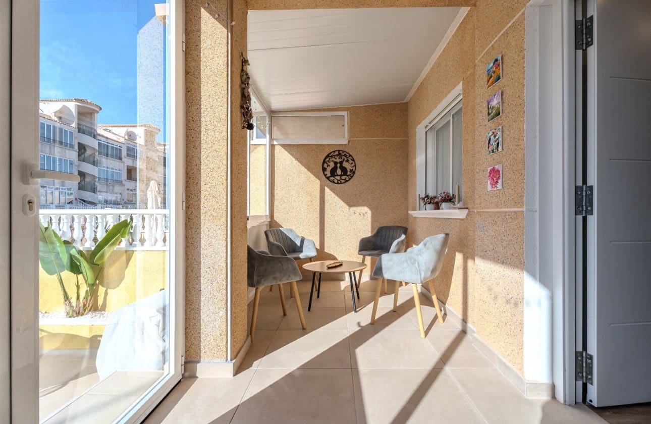 2 bedroom Apartment for sale in Orihuela Costa with pool - € 208,000 (Ref: 9495580)