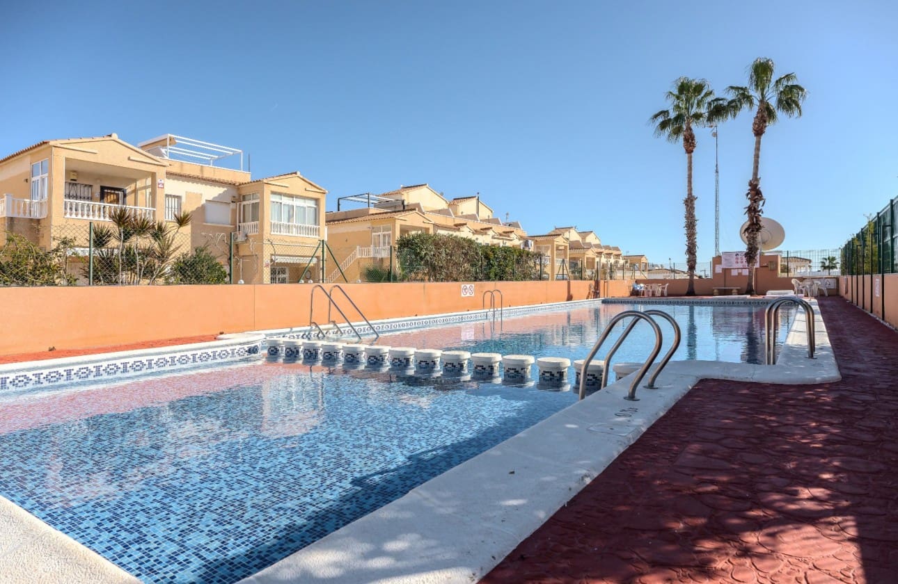 2 bedroom Apartment for sale in Orihuela Costa with pool - € 208,000 (Ref: 9495580)
