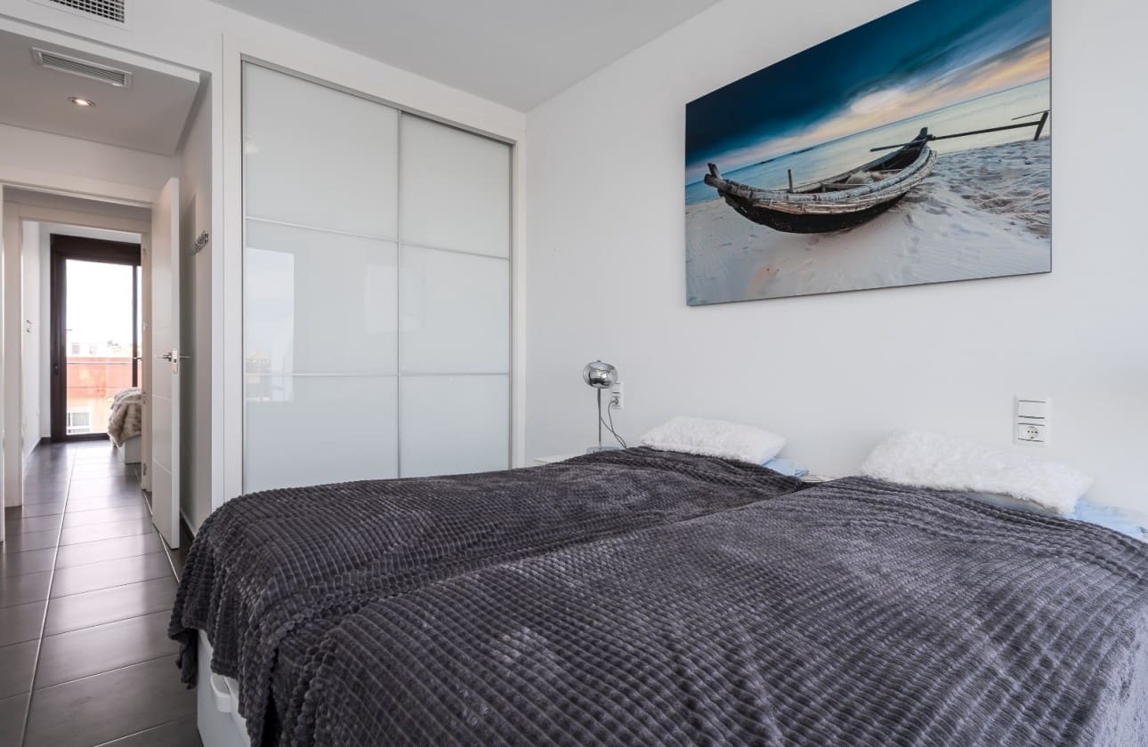 3 sovrum Takvåning till salu i Orihuela Costa med pool garage - 346 000 € (Ref: 9511191)