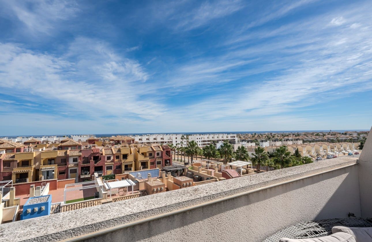 3 sovrum Takvåning till salu i Orihuela Costa med pool garage - 346 000 € (Ref: 9511191)