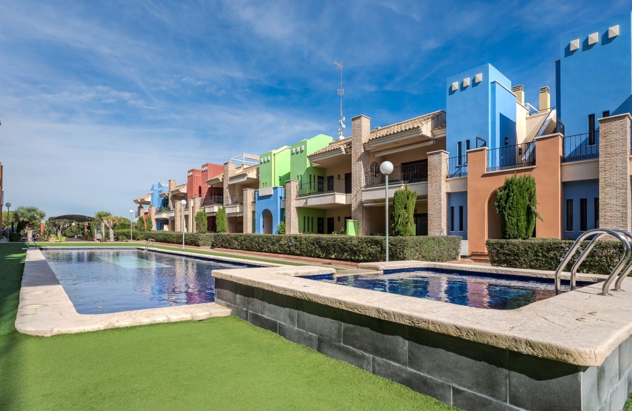 3 sovrum Takvåning till salu i Orihuela Costa med pool garage - 346 000 € (Ref: 9511191)