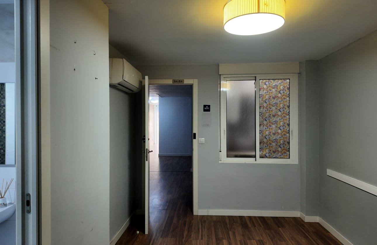 3 soverom Kommersiell til salgs i Alicante by - € 255 000 (Ref: 9511192)