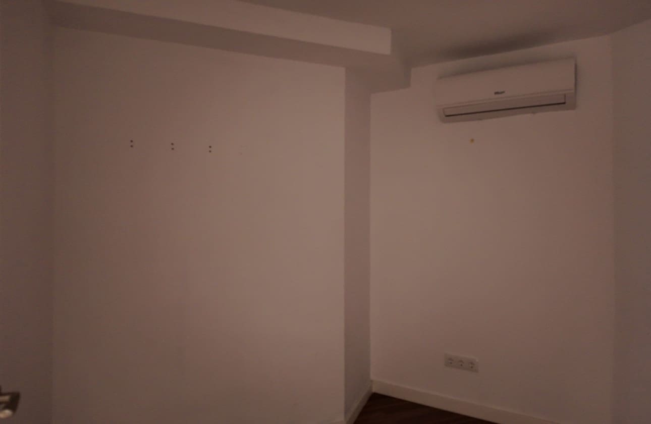 3 soverom Kommersiell til salgs i Alicante by - € 255 000 (Ref: 9511192)