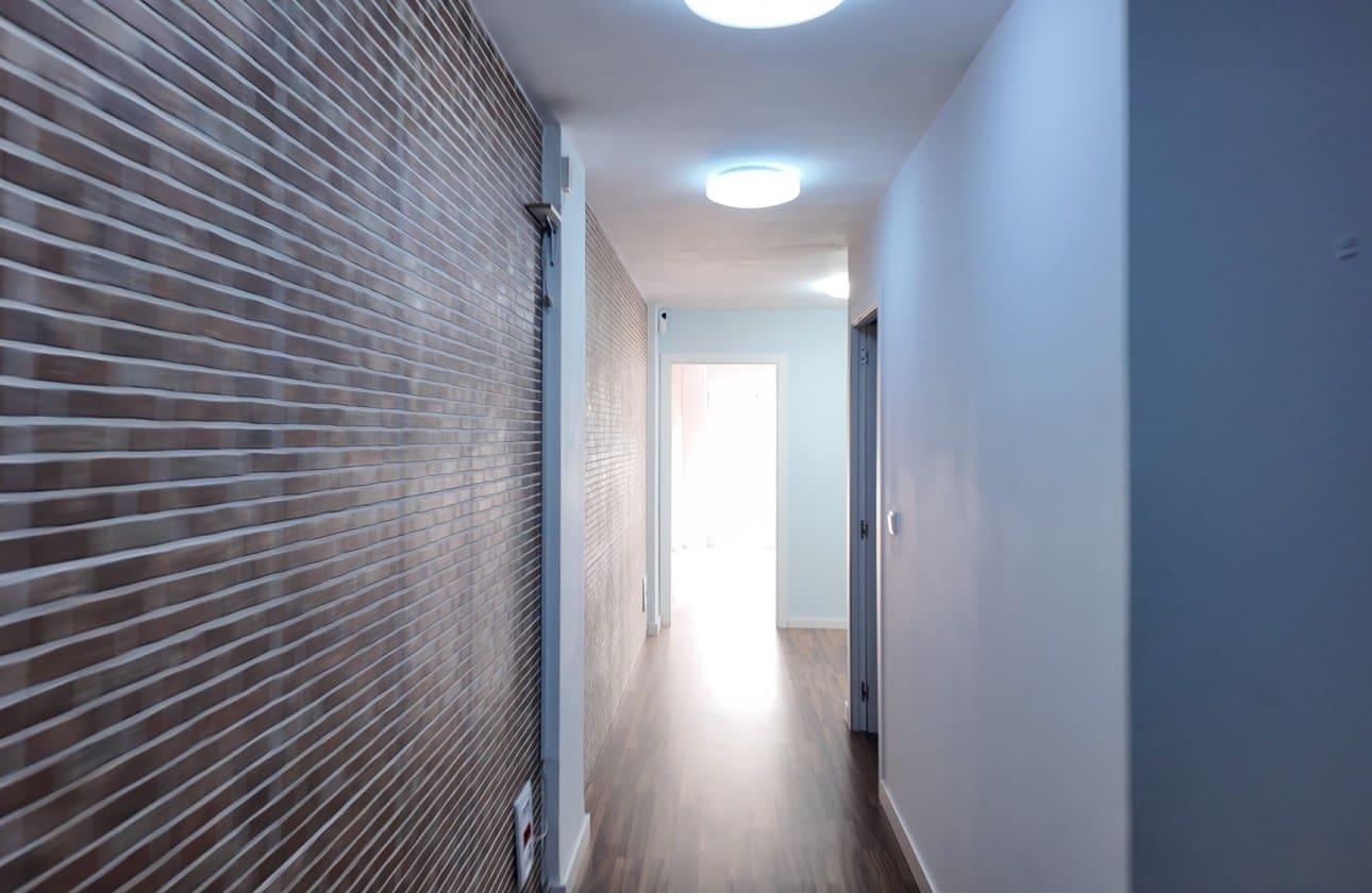 3 soverom Kommersiell til salgs i Alicante by - € 255 000 (Ref: 9511192)