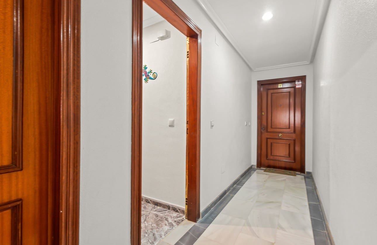 2 sovrum Lägenhet till salu i Torrevieja - 199 000 € (Ref: 9528906)