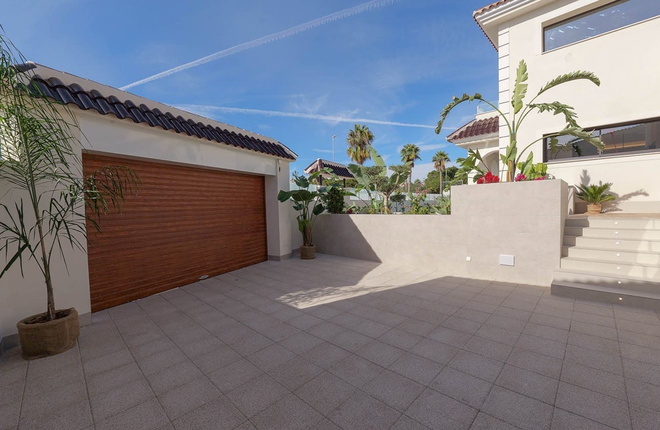 3 bedroom Villa for sale in Dona Pepa with pool garage - € 702,535 (Ref: 9542343)