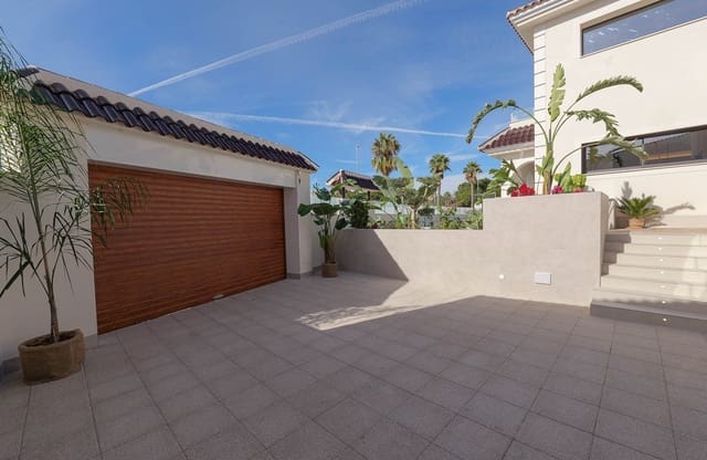 3 bedroom Villa for sale in Doña Pepa, Rojales with pool garage - € 702,535 (Ref: 9542343)