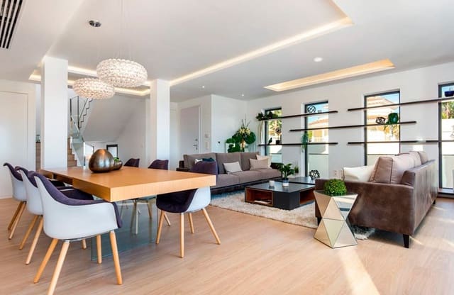 4 soverom Villa til salgs i Doña Pepa, Rojales med svømmebasseng garasje - € 773 900 (Ref: 9542346)