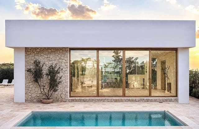 Chalet de 3 habitaciones en Villamartin, Orihuela en venta con piscina garaje - 488.000 € (Ref: 9592237)