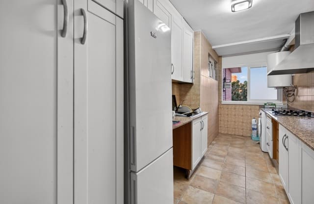 2 soveværelse Lejlighed til salg i San Blas, Alicante by med swimmingpool - € 250.000 (Ref: 9606747)