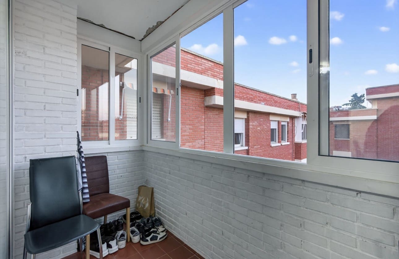 2 soveværelse Lejlighed til salg i Alicante by med swimmingpool - € 250.000 (Ref: 9606747)