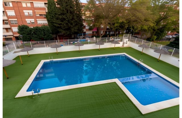 3 soveværelse Lejlighed til salg i San Blas, Alicante by med swimmingpool garage - € 259.900 (Ref: 9606747)