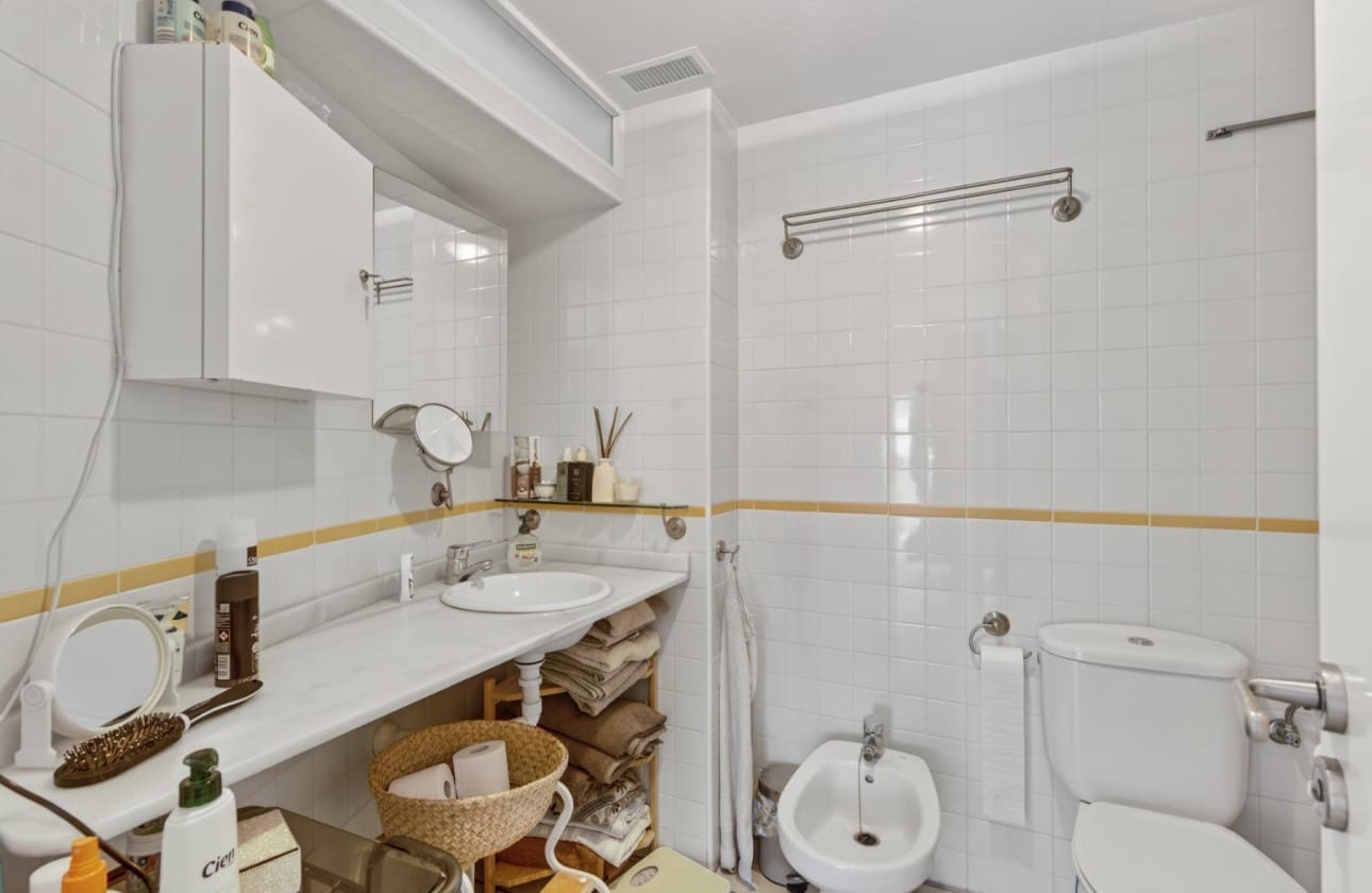 2 bedroom Penthouse for sale in Orihuela Costa with pool garage - € 219,000 (Ref: 9606882)