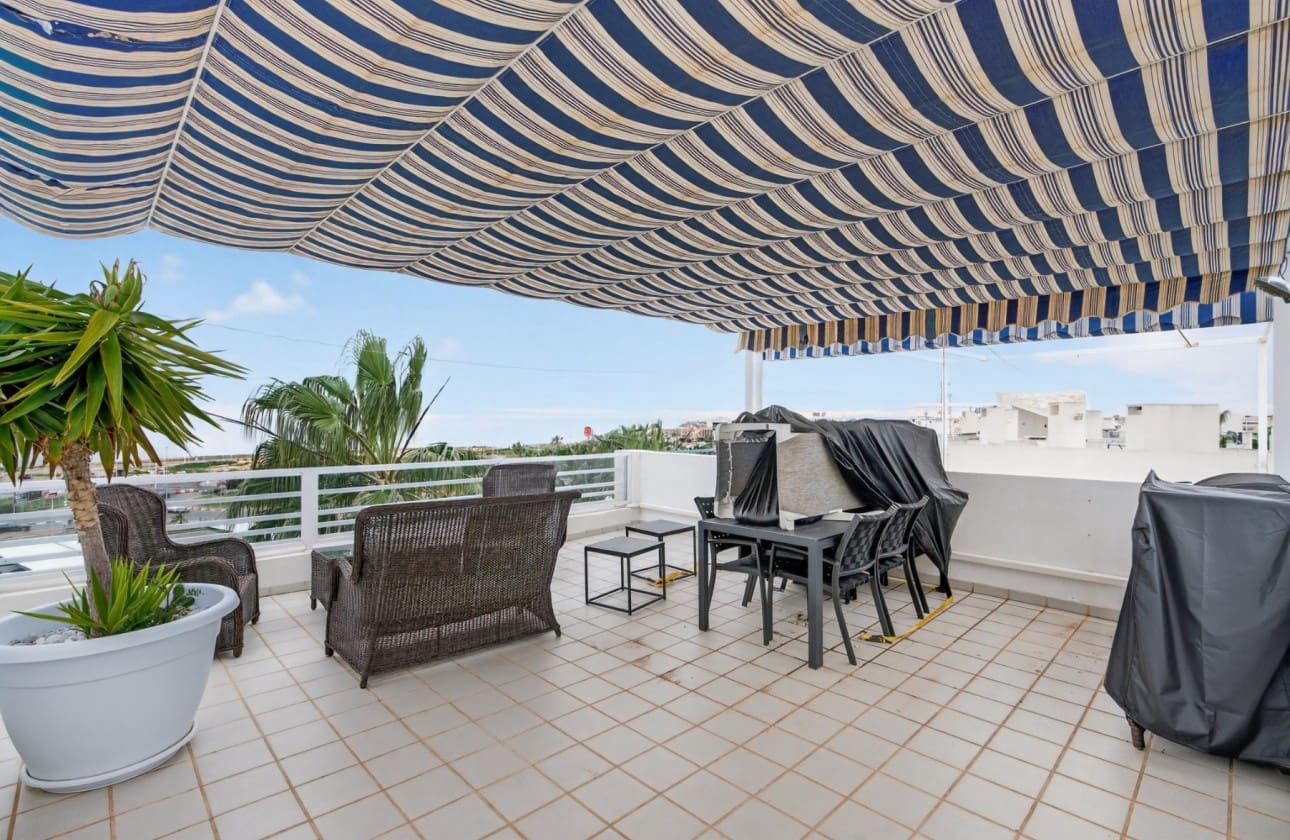 2 bedroom Penthouse for sale in Orihuela Costa with pool garage - € 219,000 (Ref: 9606882)