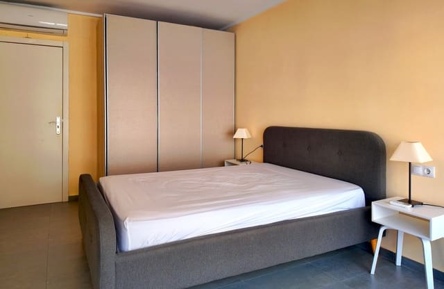 3 soveværelse Lejlighed til salg i Barrio del Centro, Alicante by - € 378.000 (Ref: 9610519)