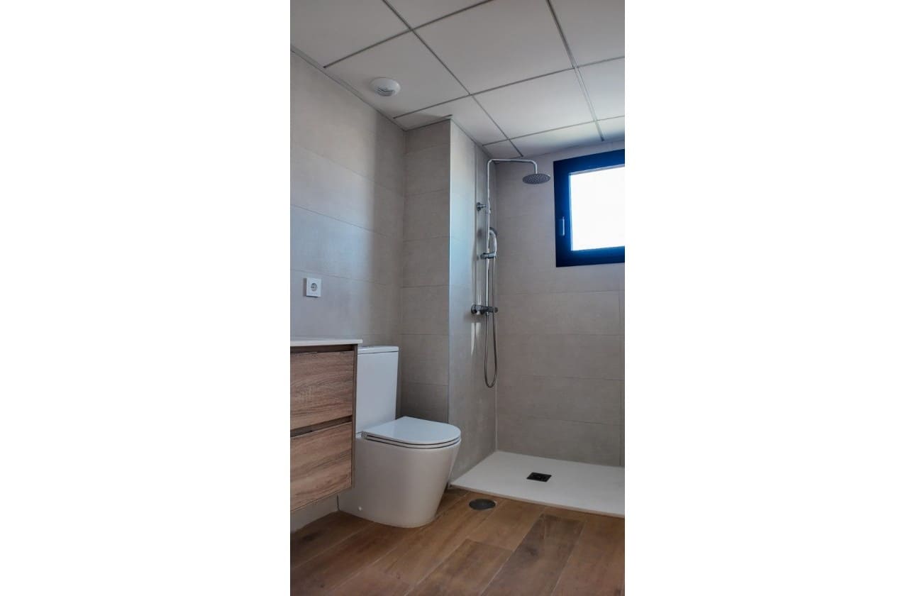 3 slaapkamer Penthouse te koop in Alicante stad met zwembad - € 499.000 (Ref: 9614469)