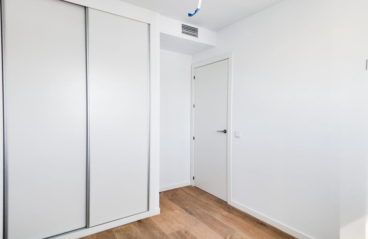 3 slaapkamer Penthouse te koop in Alicante stad met zwembad - € 499.000 (Ref: 9614469)