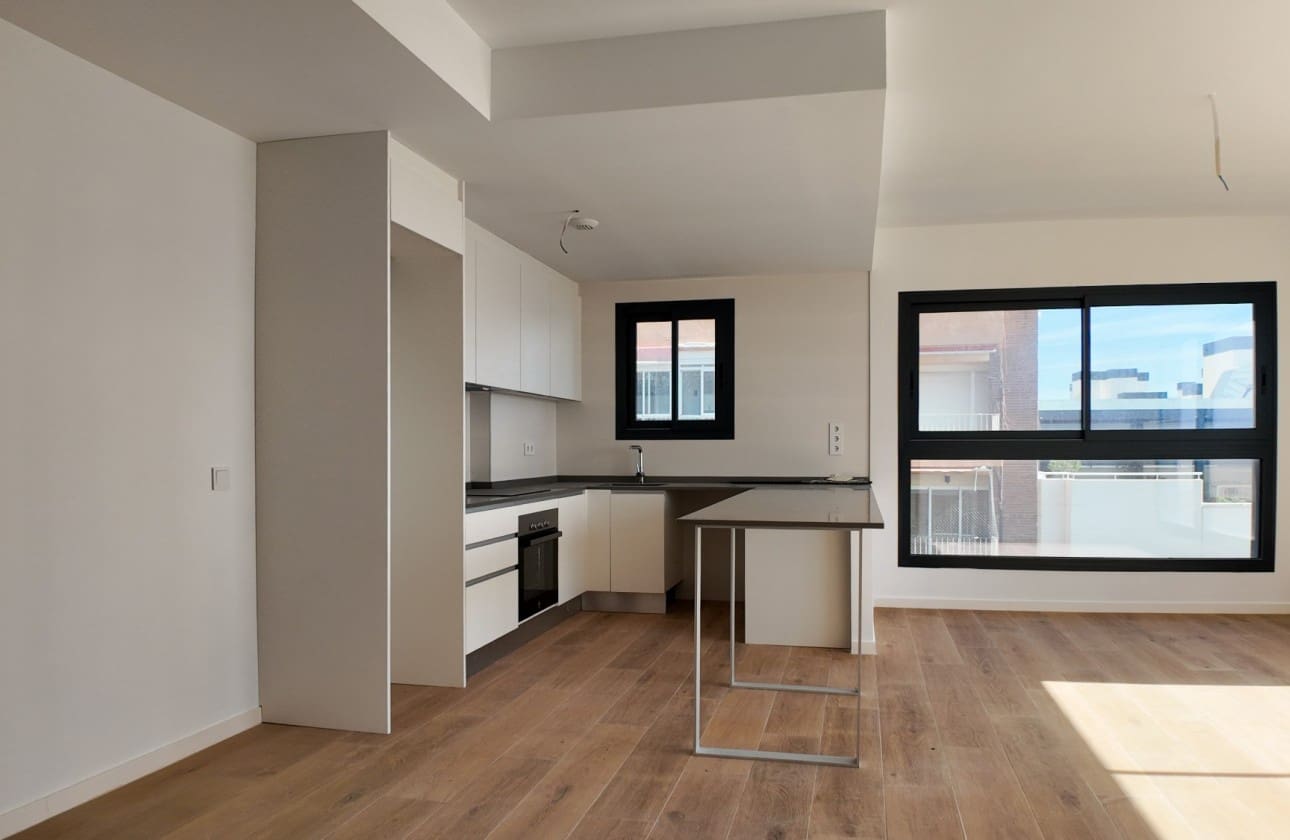 3 slaapkamer Penthouse te koop in Alicante stad met zwembad - € 499.000 (Ref: 9614469)