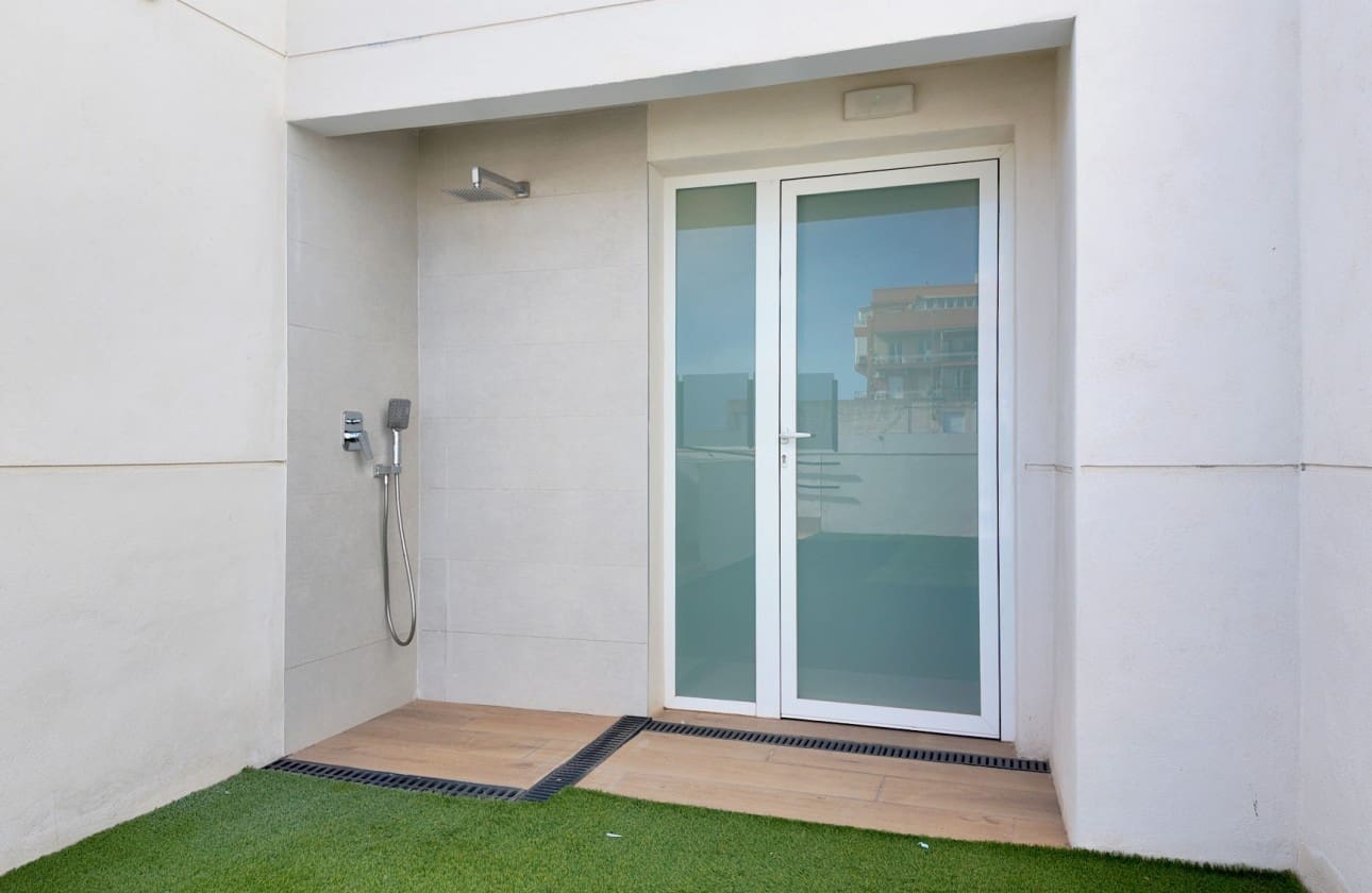 3 slaapkamer Penthouse te koop in Alicante stad met zwembad - € 499.000 (Ref: 9614469)