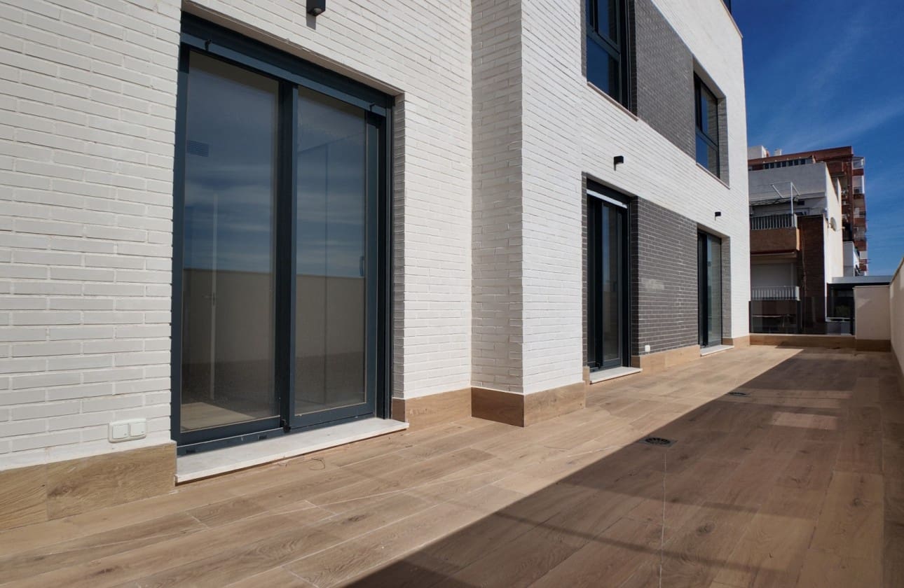 3 slaapkamer Penthouse te koop in Alicante stad met zwembad - € 499.000 (Ref: 9614469)