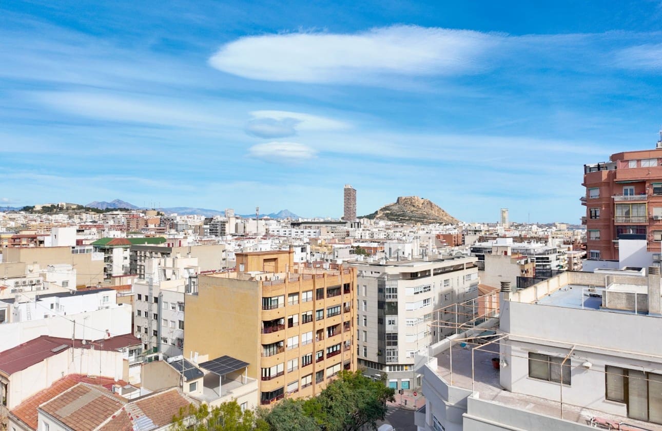 3 slaapkamer Penthouse te koop in Alicante stad met zwembad - € 499.000 (Ref: 9614469)