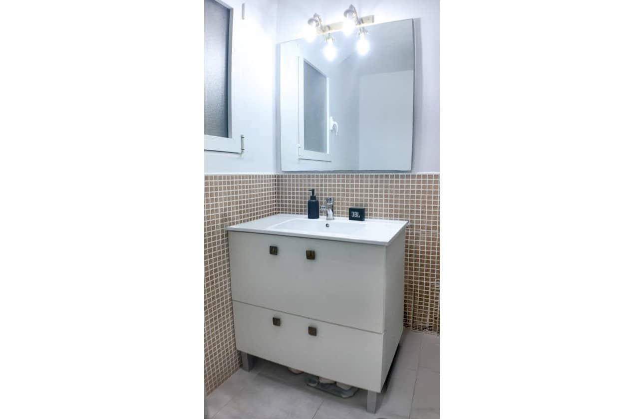 2 makuuhuone Huoneisto myytävänä paikassa Alicante kaupunki - 138 000 € (Ref: 9623231)