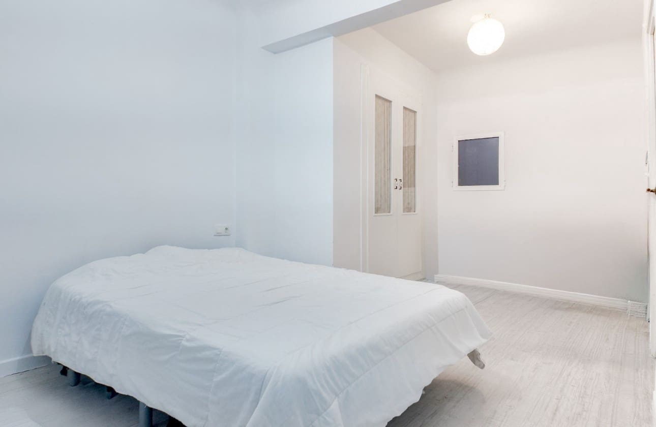 2 makuuhuone Huoneisto myytävänä paikassa Alicante kaupunki - 138 000 € (Ref: 9623231)