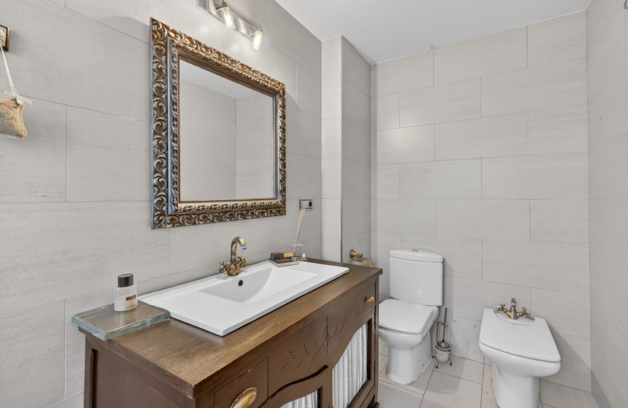 Chalet de 5 habitaciones en Santa Pola en venta con garaje - 749.000 € (Ref: 9624254)