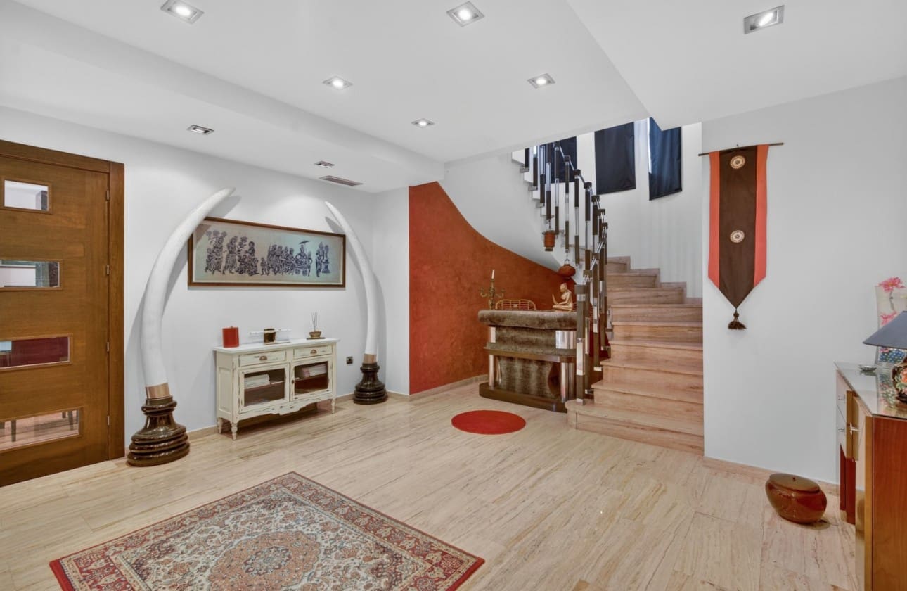 Chalet de 5 habitaciones en Santa Pola en venta con garaje - 749.000 € (Ref: 9624254)