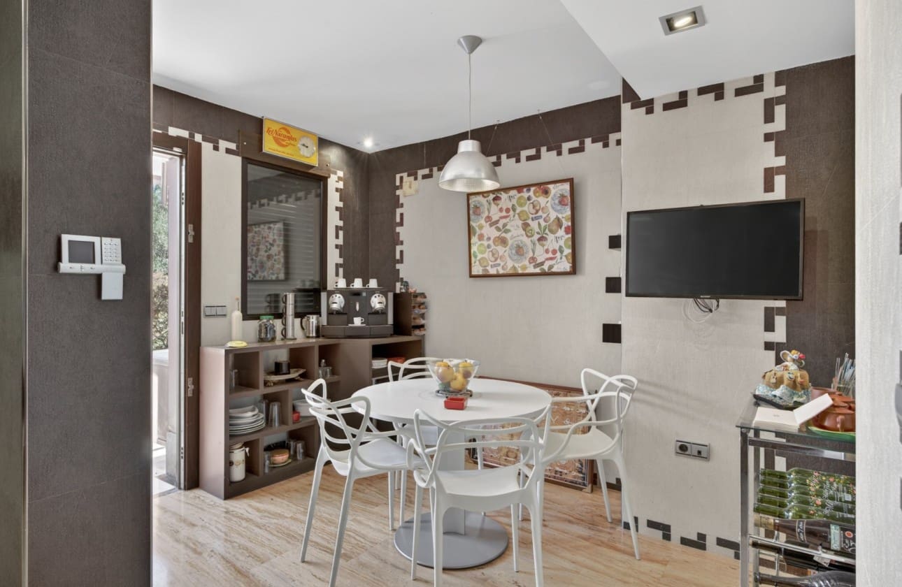 Chalet de 5 habitaciones en Santa Pola en venta con garaje - 749.000 € (Ref: 9624254)