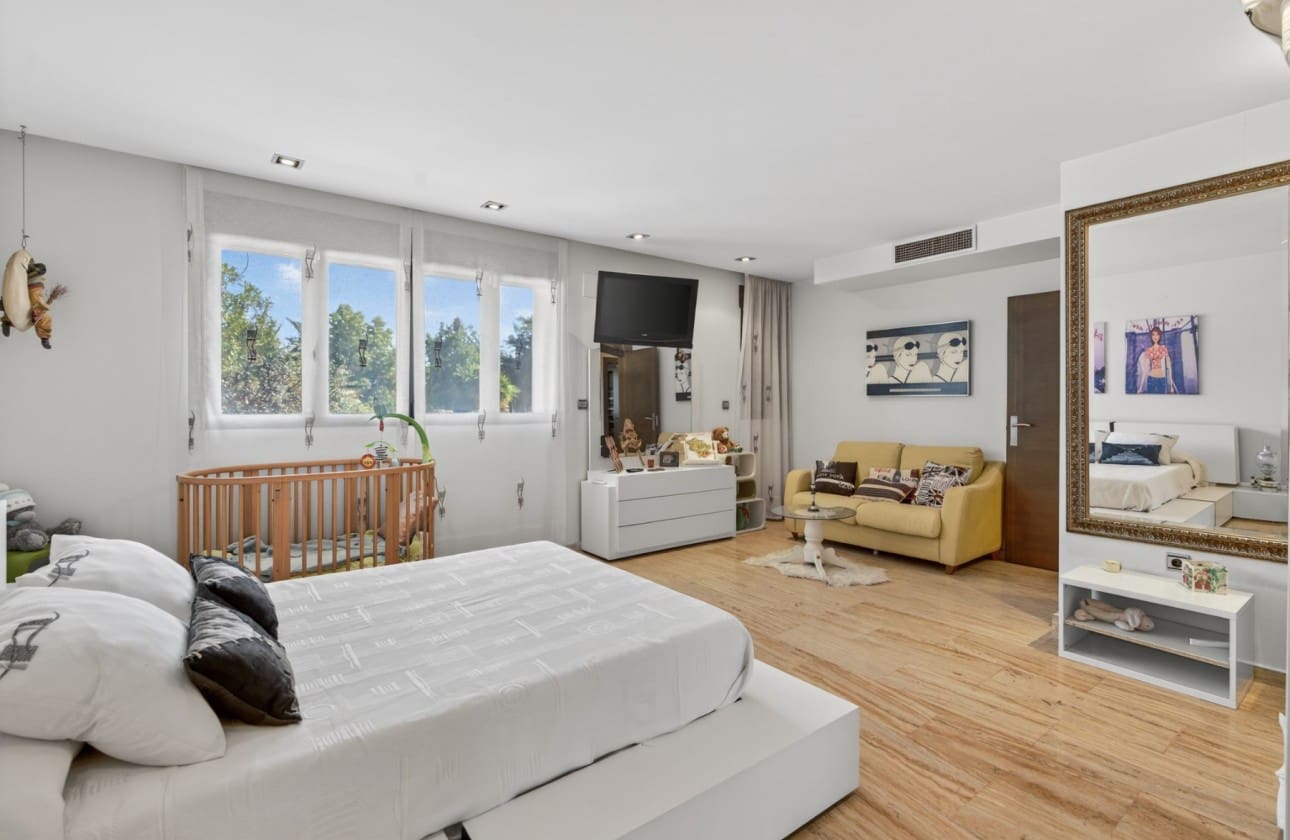 Chalet de 5 habitaciones en Santa Pola en venta con garaje - 749.000 € (Ref: 9624254)