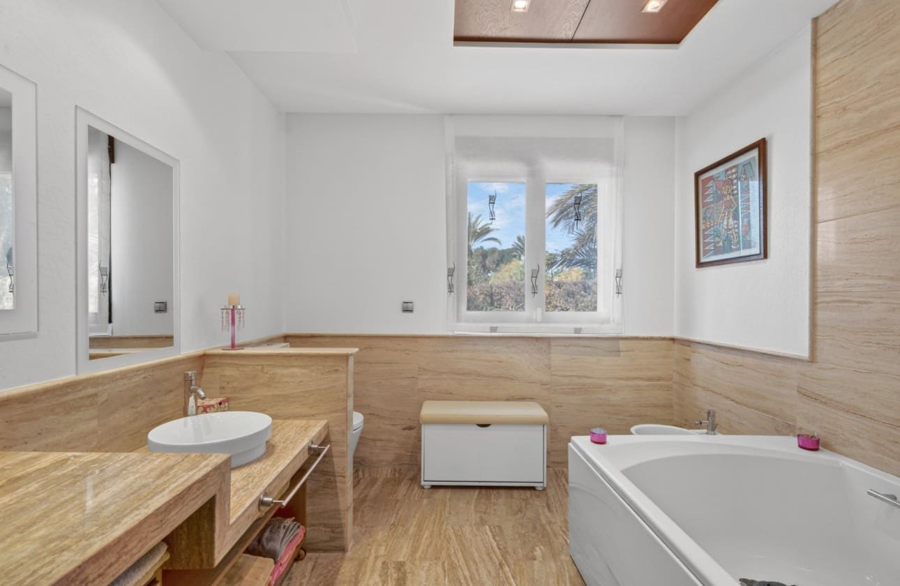 Chalet de 5 habitaciones en Santa Pola en venta con garaje - 749.000 € (Ref: 9624254)