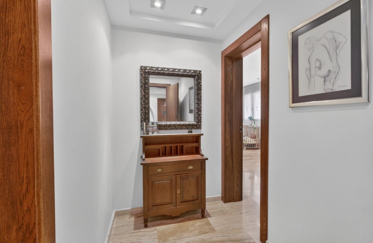 Chalet de 5 habitaciones en Santa Pola en venta con garaje - 749.000 € (Ref: 9624254)