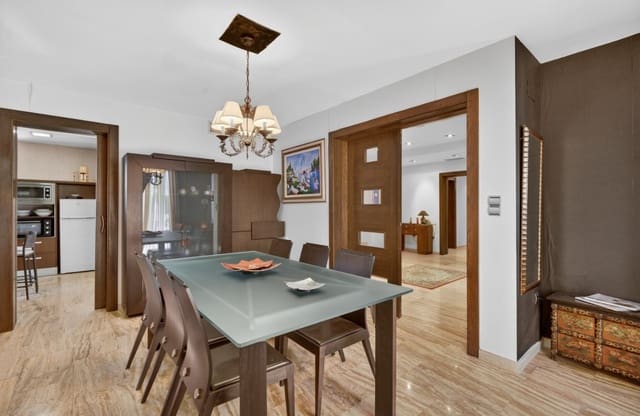 Chalet de 5 habitaciones en Santa Pola en venta con garaje - 749.000 € (Ref: 9624254)