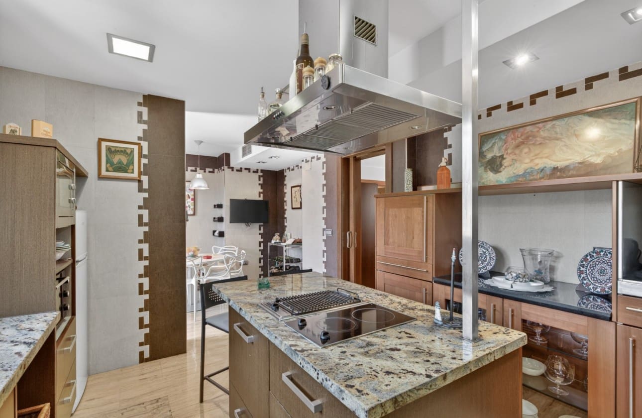 Chalet de 5 habitaciones en Santa Pola en venta con garaje - 749.000 € (Ref: 9624254)