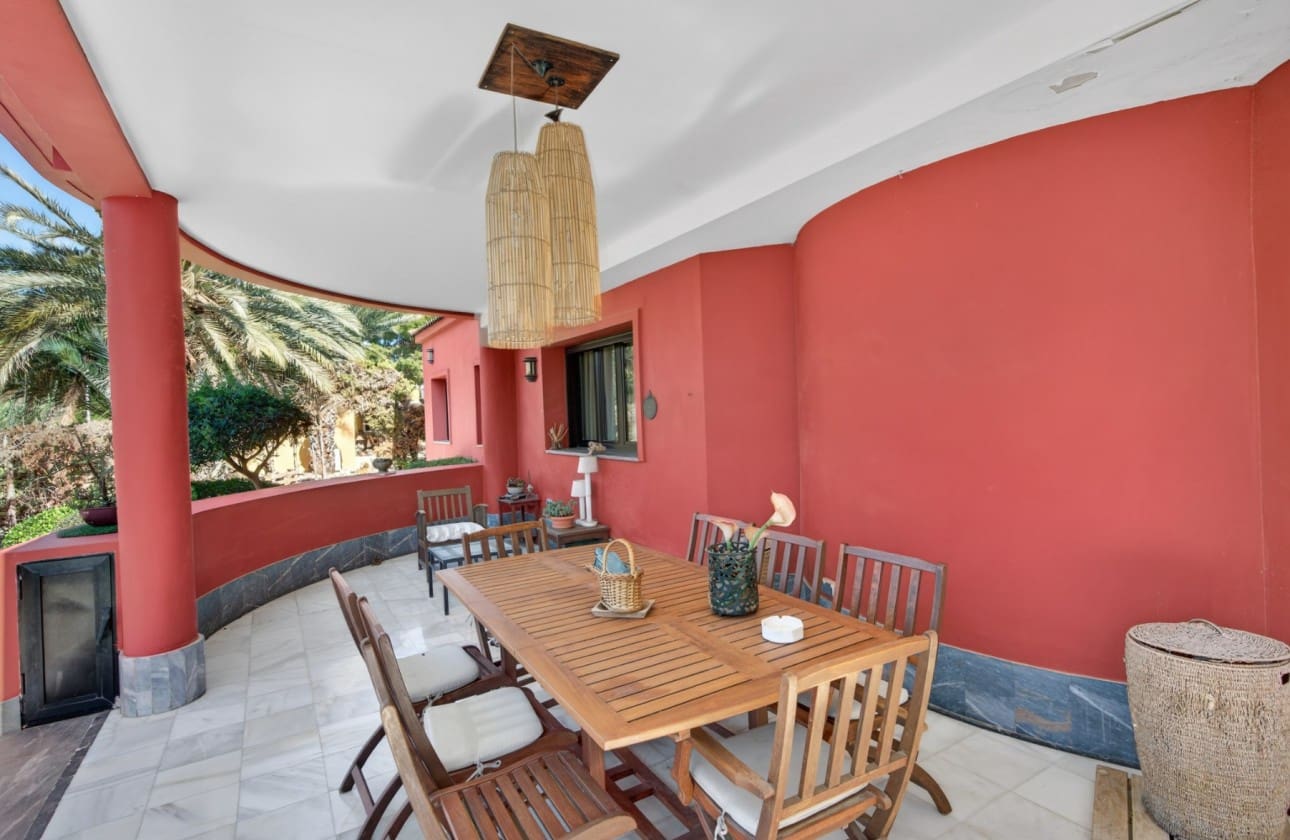 Chalet de 5 habitaciones en Santa Pola en venta con garaje - 749.000 € (Ref: 9624254)