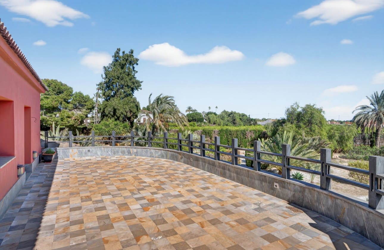 Chalet de 5 habitaciones en Santa Pola en venta con garaje - 749.000 € (Ref: 9624254)