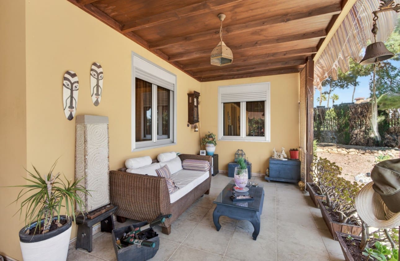 Chalet de 5 habitaciones en Santa Pola en venta con garaje - 749.000 € (Ref: 9624254)