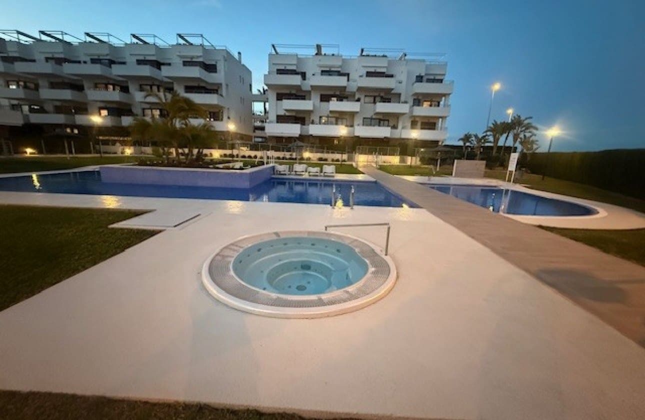 2 camera da letto Attico in vendita in Dehesa de Campoamor con piscina garage - 299.000 € (Rif: 9626374)