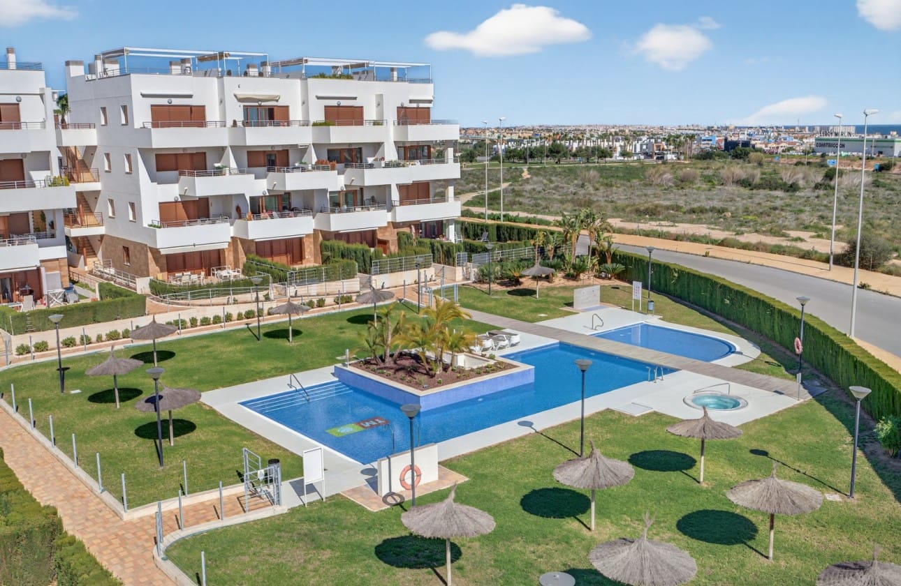 2 camera da letto Attico in vendita in Dehesa de Campoamor con piscina garage - 299.000 € (Rif: 9626374)