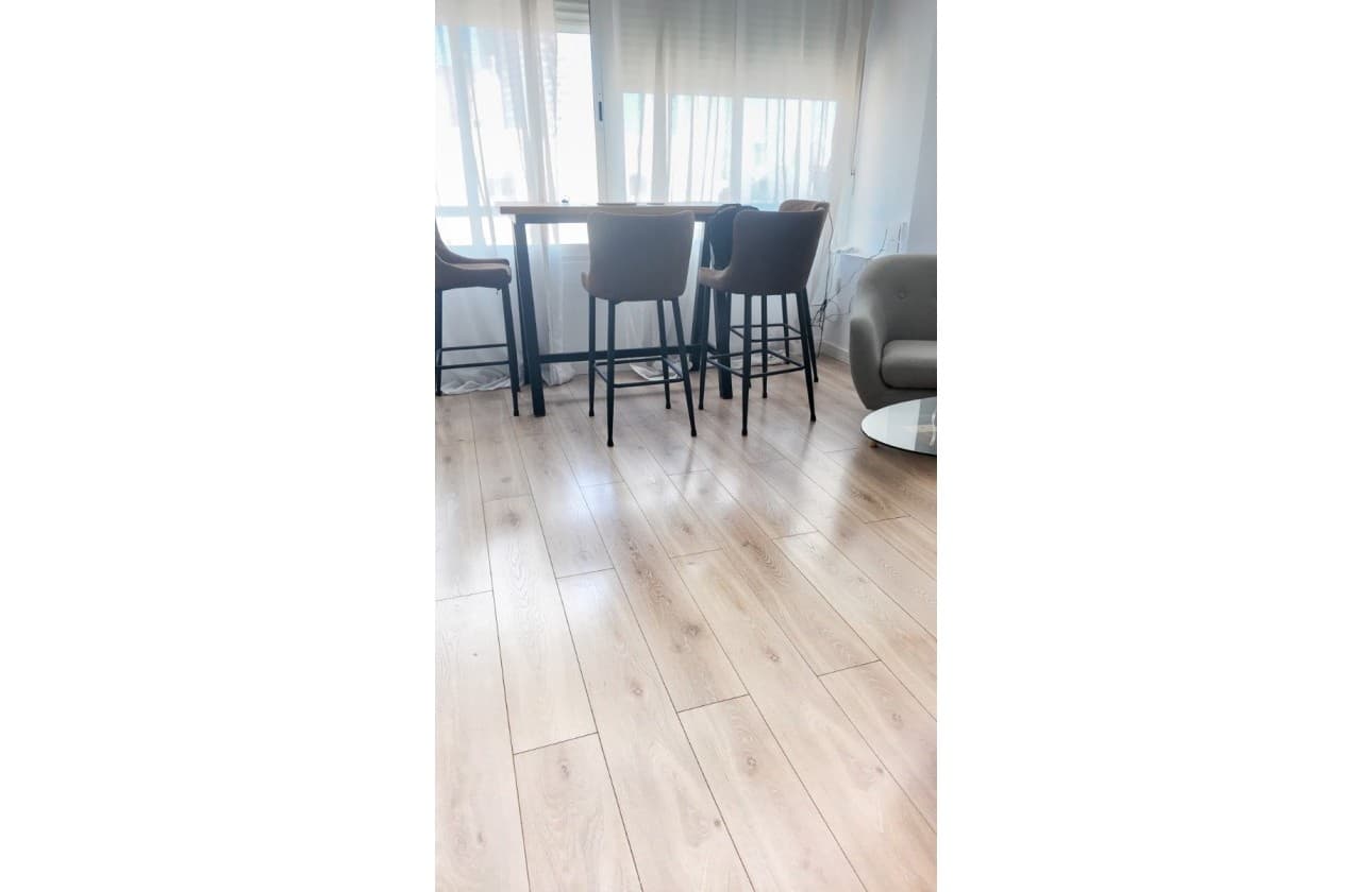 Apartamento de 2 habitaciones en Alicante / Alacant ciudad en venta - 290.000 € (Ref: 9628312)