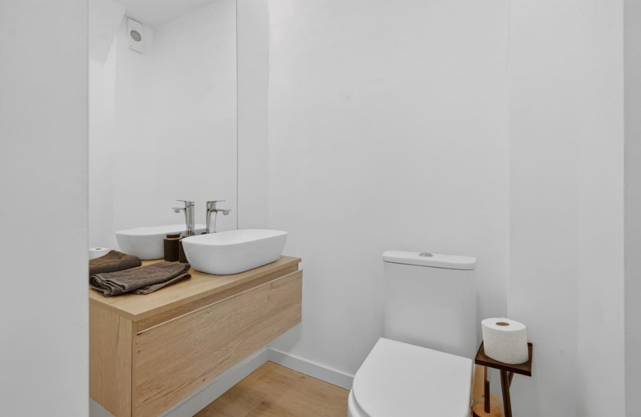 2 bedroom Apartment for sale in Alicante / Alacant city - € 290,000 (Ref: 9628312)