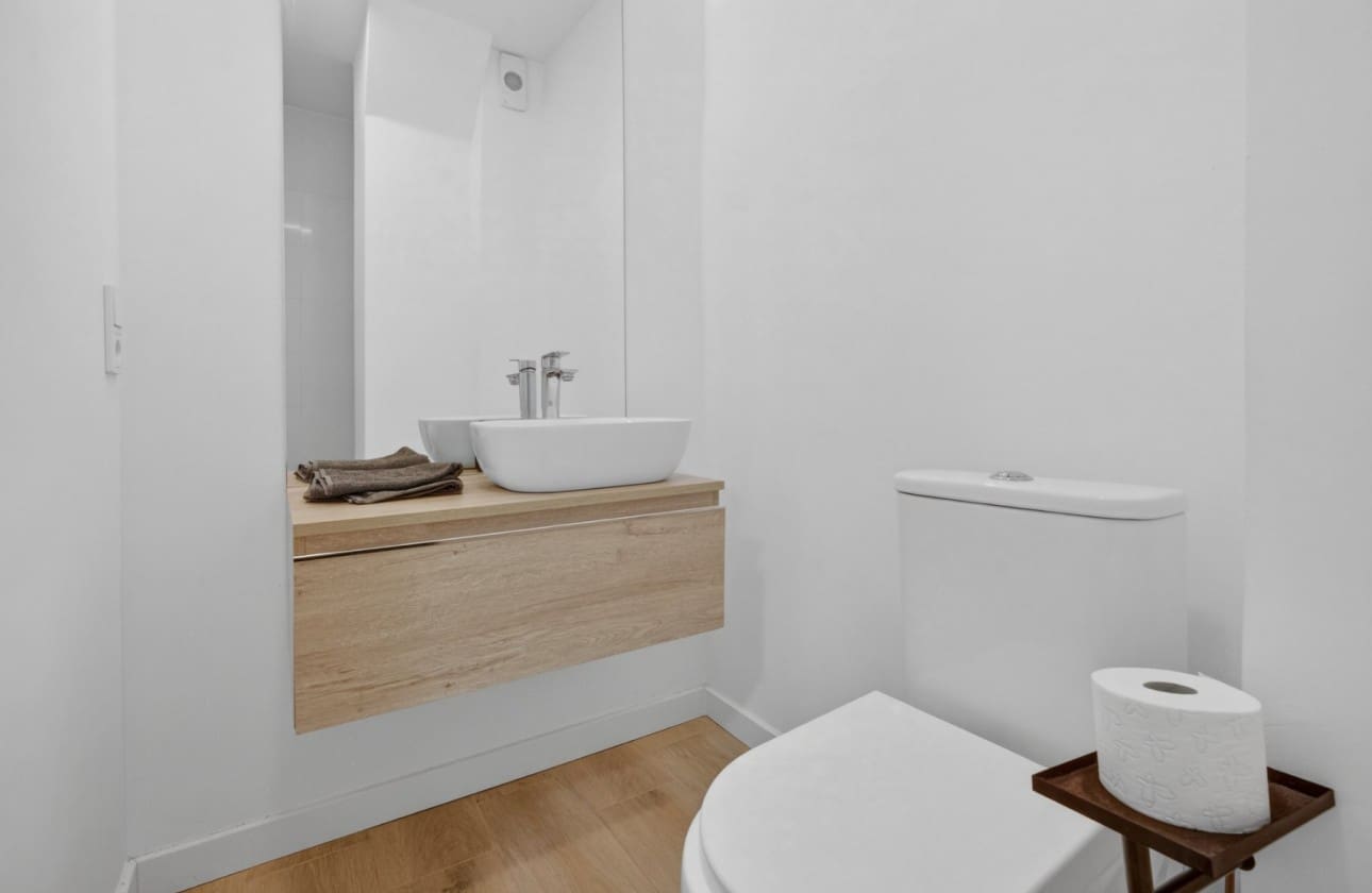 2 bedroom Apartment for sale in Alicante / Alacant city - € 290,000 (Ref: 9628312)